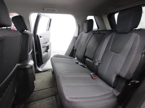 Used 2017 GMC Terrain SLE image 21