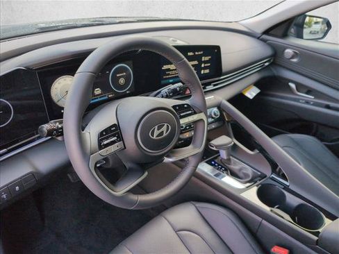 New 2026 Hyundai Elantra Limited FWD image 3