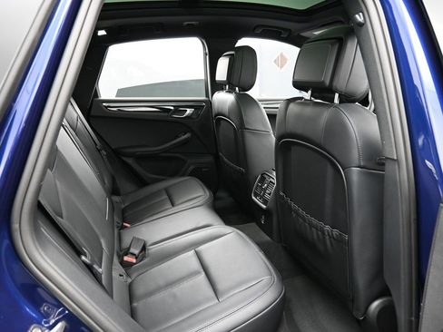 Certified 2025 Porsche Macan image 28