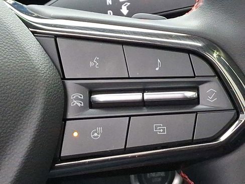 Used 2024 Chevrolet Traverse RS image 23