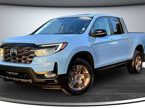 Used 2025 Honda Ridgeline TrailSport image 1
