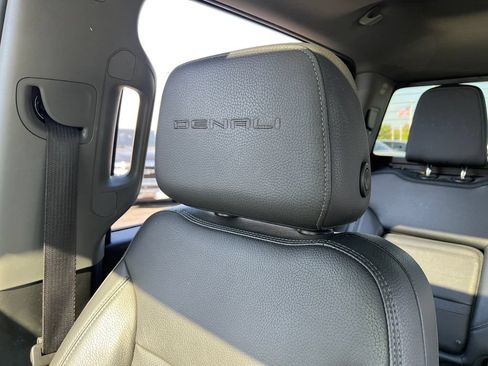Used 2022 GMC Sierra 2500 Denali AWD/4WD image 19