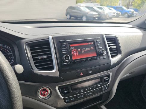 Used 2017 Honda Ridgeline RTS image 19