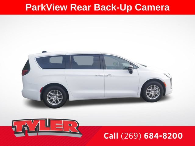 New 2027 Chrysler Pacifica Select FWD image 9
