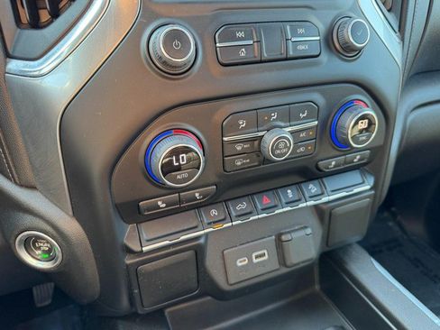Used 2022 Chevrolet Silverado 1500 RST AWD/4WD image 18