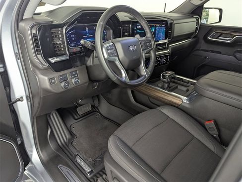 Used 2024 Chevrolet Silverado 1500 RST image 11