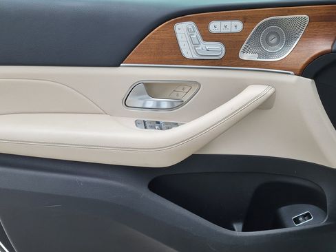 Used 2023 Mercedes-Benz GLS 450 4MATIC image 29