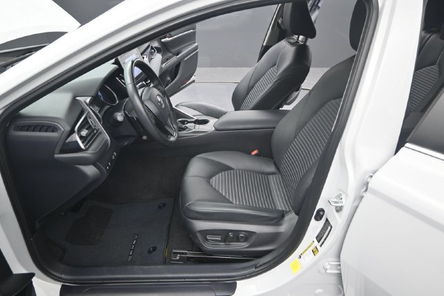 Used 2024 Toyota Camry SE FWD image 6