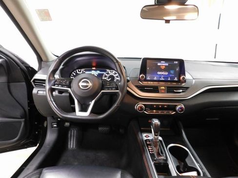 Used 2024 Nissan Altima 2.5 SR image 8