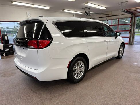New 2027 Chrysler Pacifica LX FWD image 26