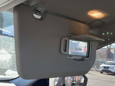 Used 2021 Nissan Rogue SV image 36