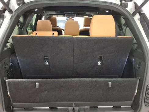 Used 2019 Land Rover Discovery HSE Luxury image 25