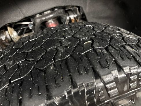 Used 2024 Chevrolet Silverado 2500 Custom w/ Custom Value Package image 31