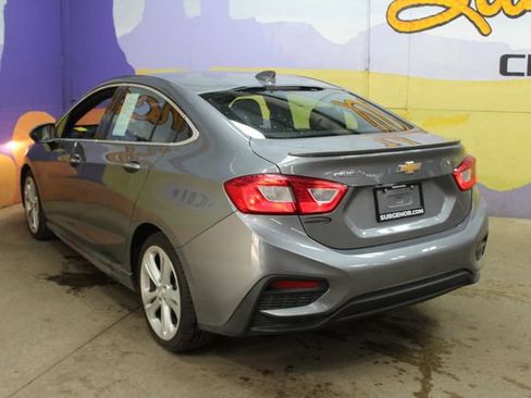 Used 2018 Chevrolet Cruze Premier FWD image 6