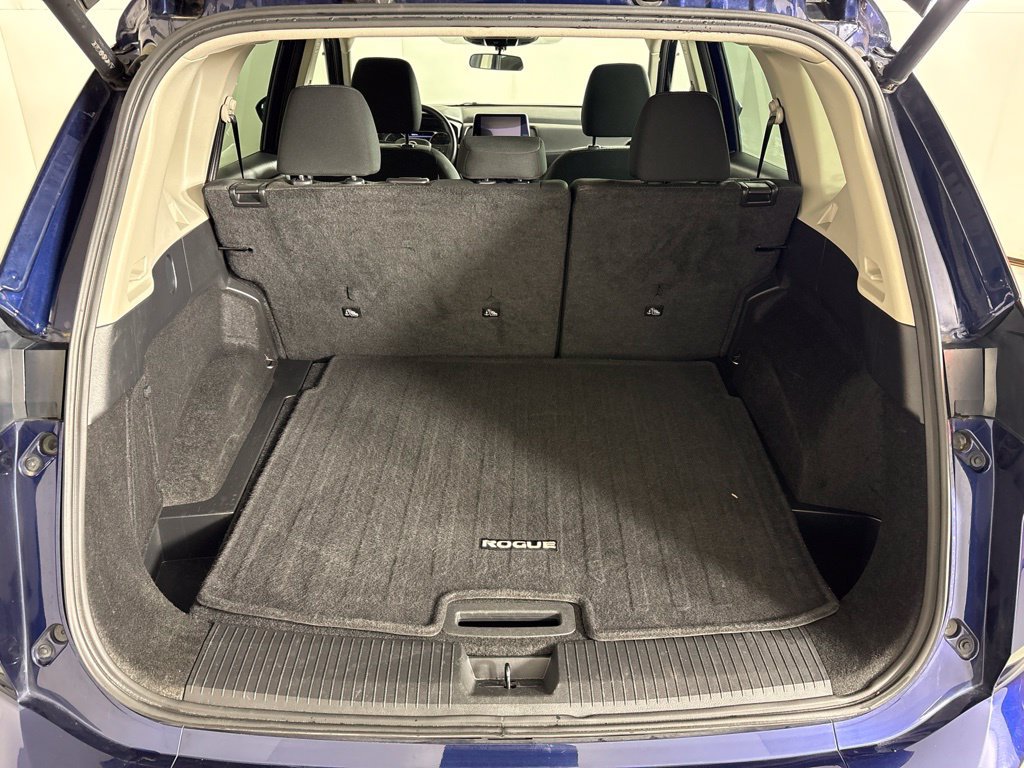 Used 2025 Nissan Rogue SV FWD image 25