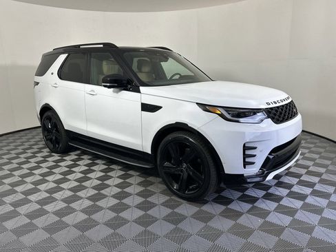 Used 2025 Land Rover Discovery Dynamic SE AWD/4WD image 6