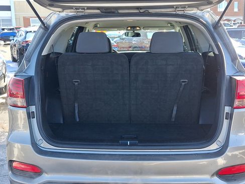 Used 2019 Kia Sorento AWD V6 image 32