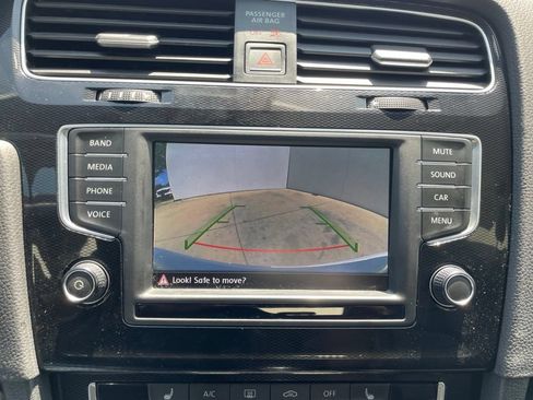 Used 2016 Volkswagen GTI SE FWD image 11