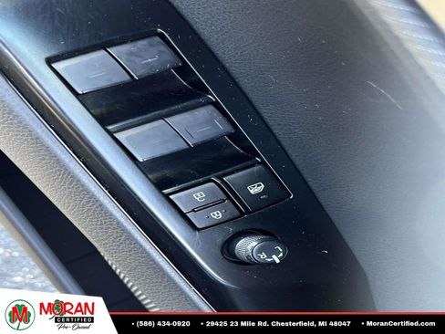 Used 2025 Toyota Camry SE FWD image 15