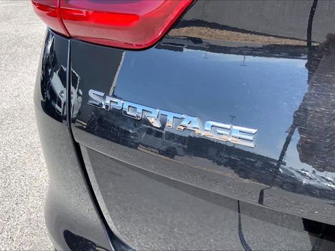 Used 2021 Kia Sportage LX w/ LX Fwd Popular Package image 29