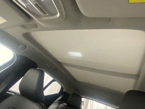 Certified 2025 Volvo XC40 B5 Core image 29