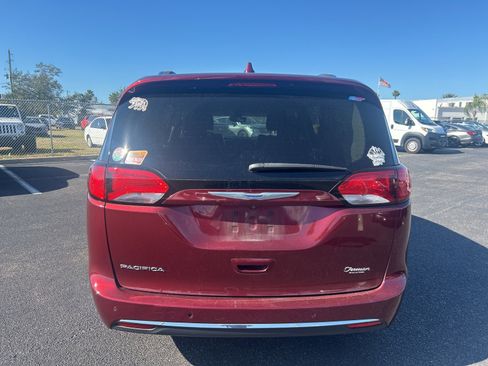 Used 2018 Chrysler Pacifica Touring-L Plus image 6