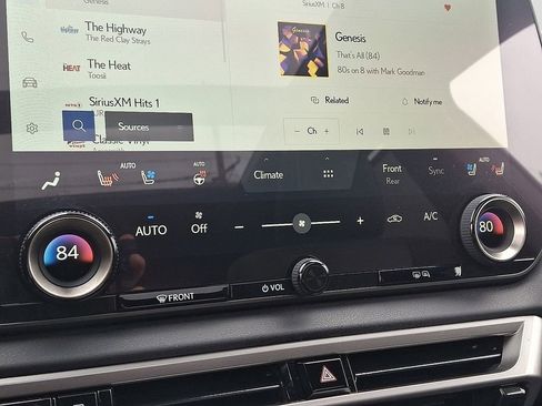 Used 2024 Lexus RX 450h AWD w/ Luxury Package image 17