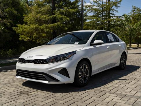 Used 2024 Kia Forte LXS FWD image 4