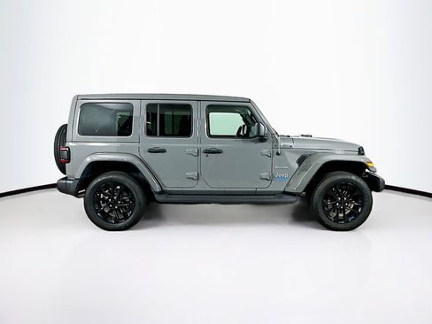 Used 2022 Jeep Wrangler Sahara w/ Safety Group image 10