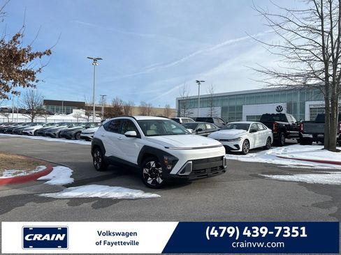 Used 2025 Hyundai Kona SEL image 1