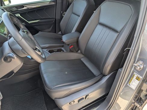 Used 2022 Volkswagen Tiguan SE R-Line FWD image 5