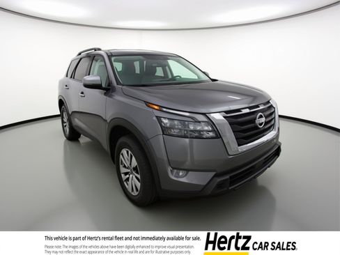 Used 2025 Nissan Pathfinder SV image 1