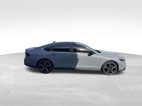 Used 2023 Honda Accord Sport image 7
