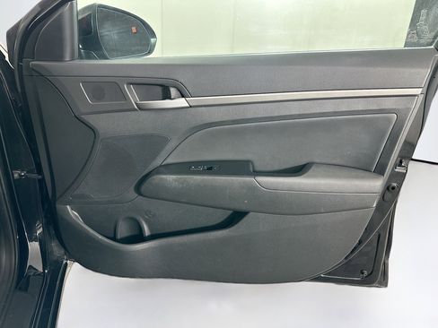 Used 2017 Hyundai Elantra Limited FWD image 30