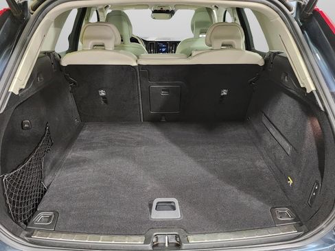 Used 2018 Volvo XC60 T6 Momentum w/ Convenience Package AWD/4WD image 36