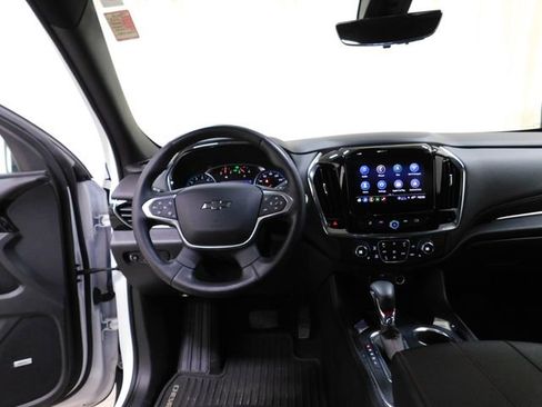 Used 2023 Chevrolet Traverse RS image 36
