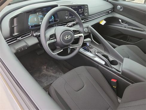New 2026 Hyundai Elantra SE image 6