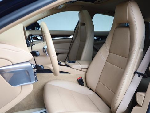 Used 2012 Porsche Panamera 4 image 15