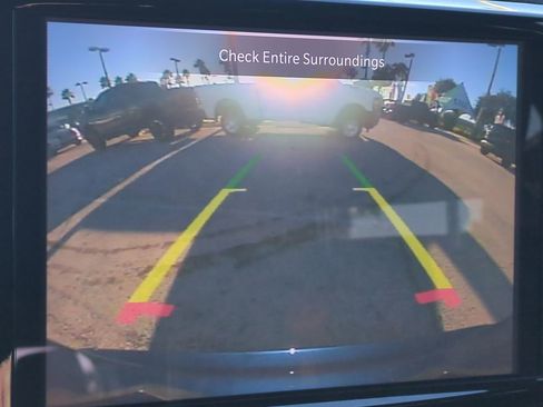 Certified 2025 Chrysler Pacifica Select image 19