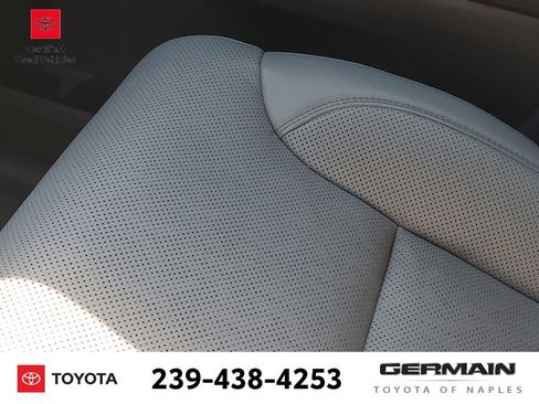 Used 2025 Toyota Tundra Limited AWD/4WD image 28