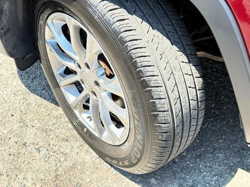 Used 2019 Jeep Cherokee Latitude Plus w/ Comfort/Convenience Group image 79