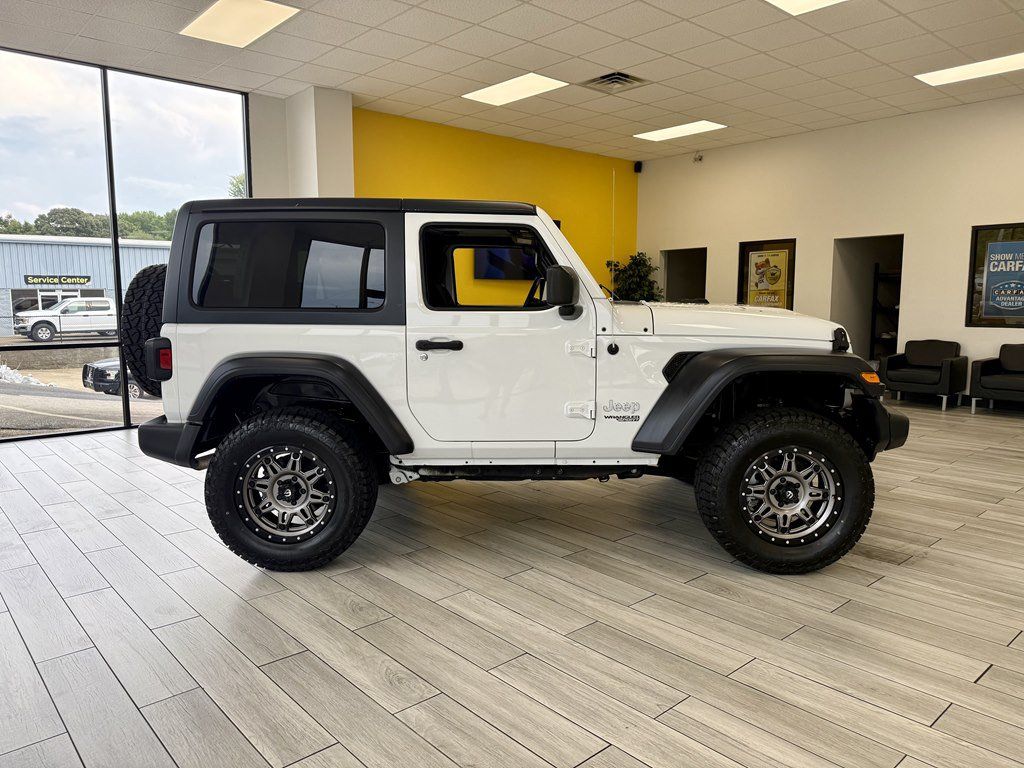 Used 2019 Jeep Wrangler Sport AWD/4WD image 5