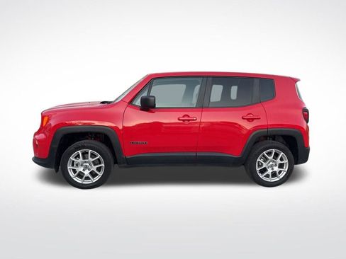 Used 2023 Jeep Renegade Latitude image 12