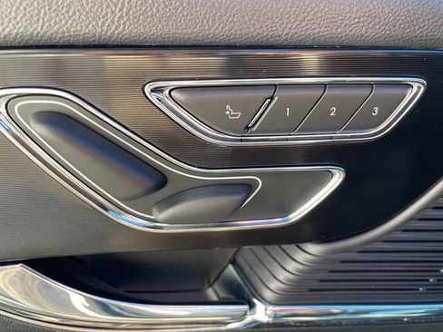 Used 2021 Lincoln Corsair AWD w/ Premium Package image 25