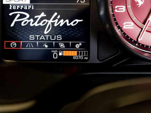 Used 2020 Ferrari Portofino RWD image 50