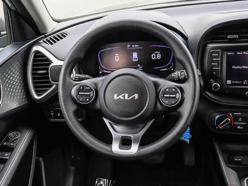 Used 2023 Kia Soul LX w/ Option Group 015 FWD image 17