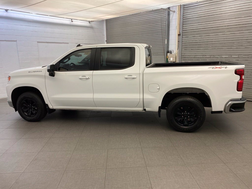 Used 2022 Chevrolet Silverado 1500 LT AWD/4WD image 5