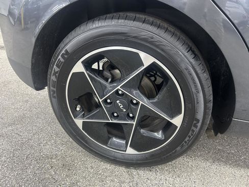 Used 2024 Kia Soul EX image 7