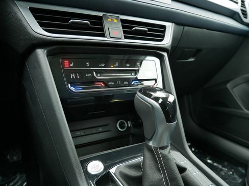 New 2026 Volkswagen Taos SEL image 9