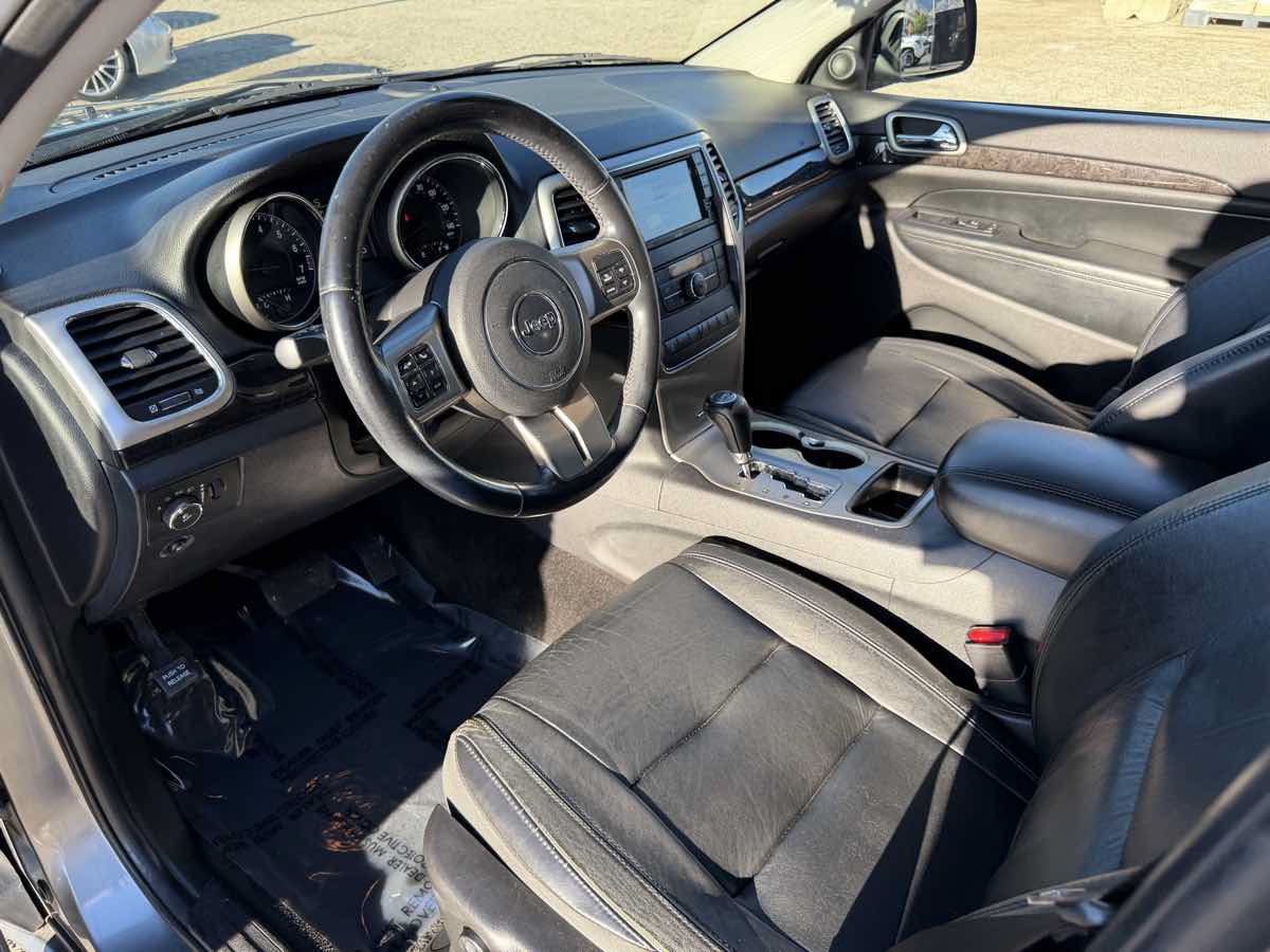 Used 2012 Jeep Grand Cherokee Laredo RWD image 9
